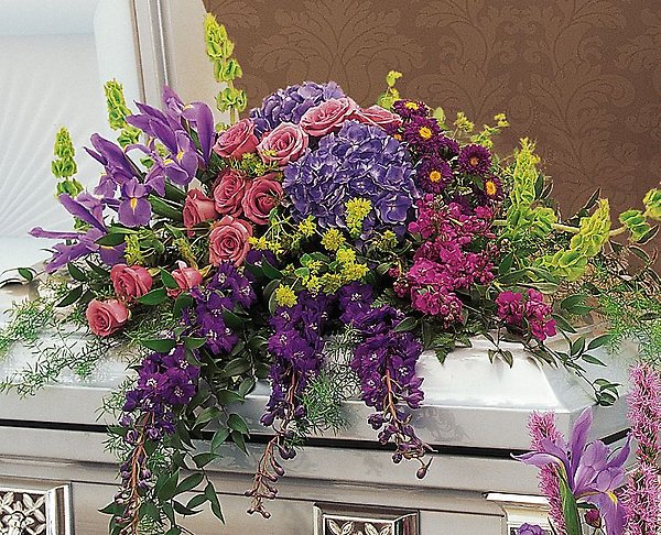 Graceful Tribute Casket Spray</div
